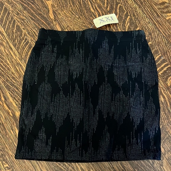 Forever 21 Black Mini Skirt BNWT - Picture 3 of 3